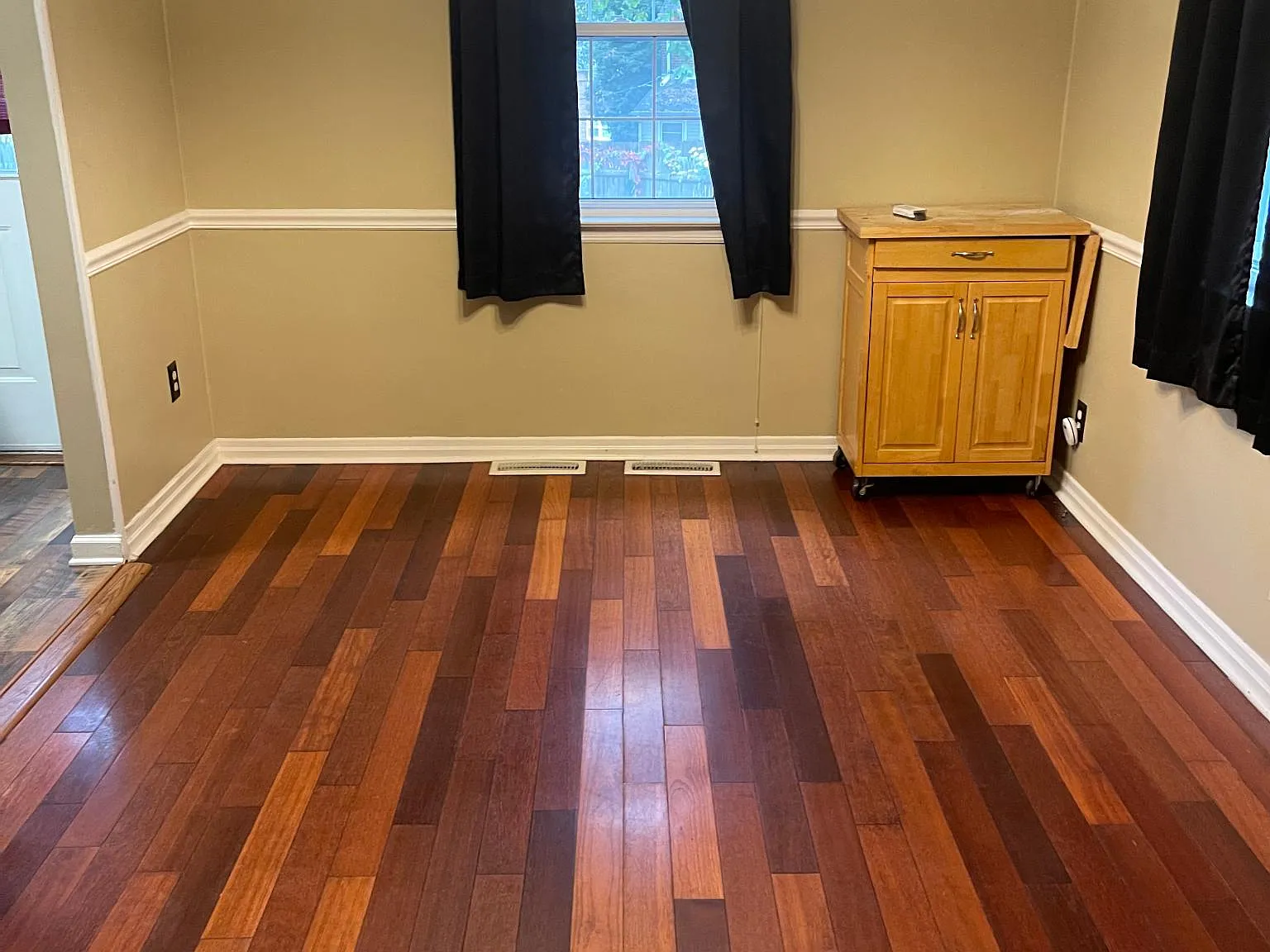 3 bed, 1300 sqft, $1,900 — Photo 4