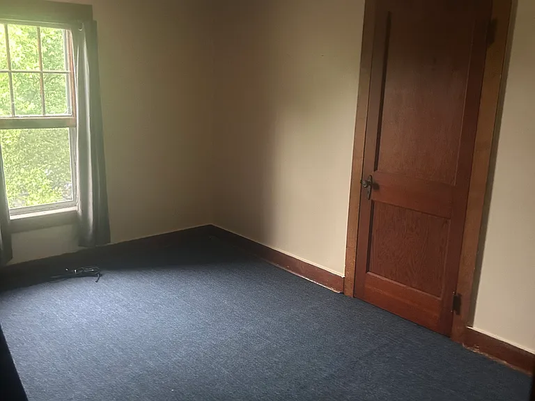 554 Moorestown Dr #1 — Photo 4