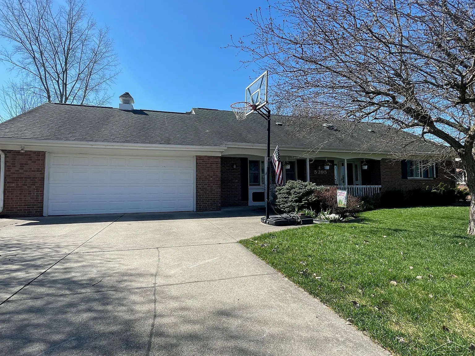 5395 Frovan Pl photo 1