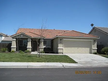 21676 Squire Ave photo 1