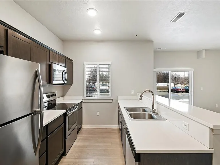 White Hawk Townhomes — Photo 57
