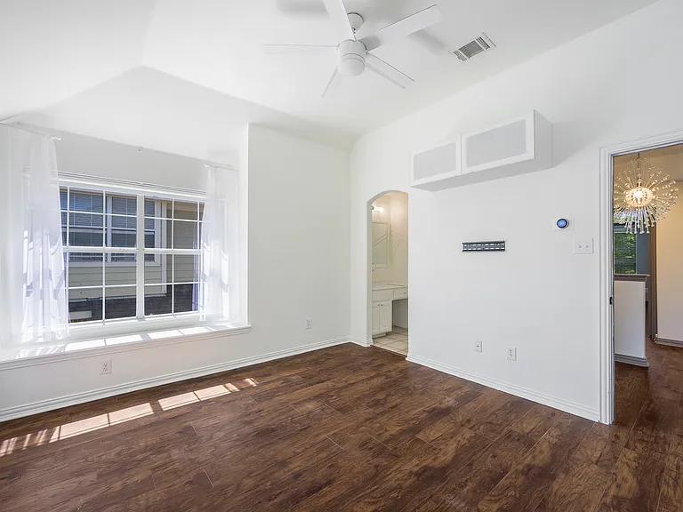 5170 Mohegan Ln — Photo 35