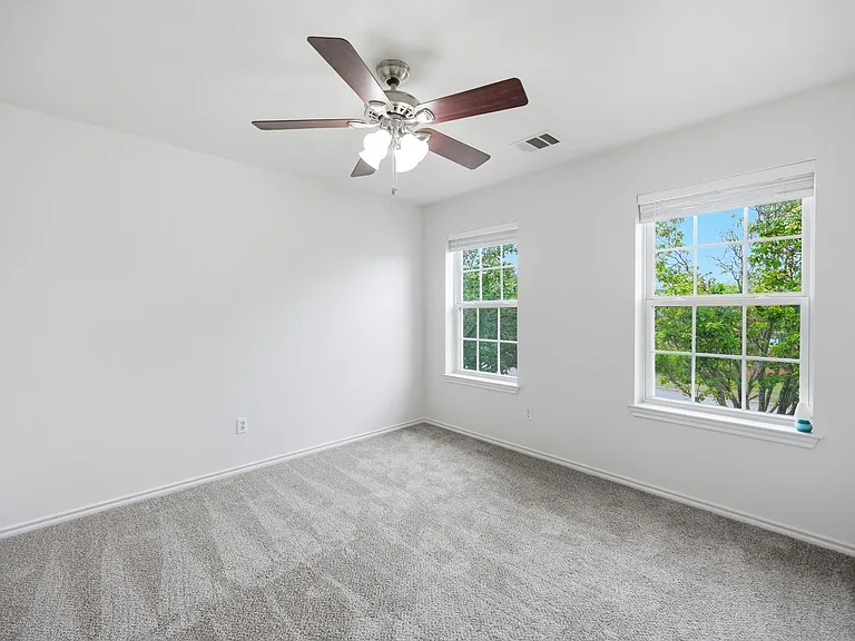 1136 Beechwood Dr — Photo 24