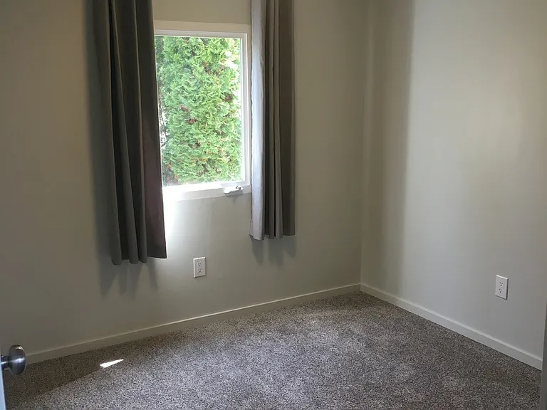 Doug 921 — Photo 3