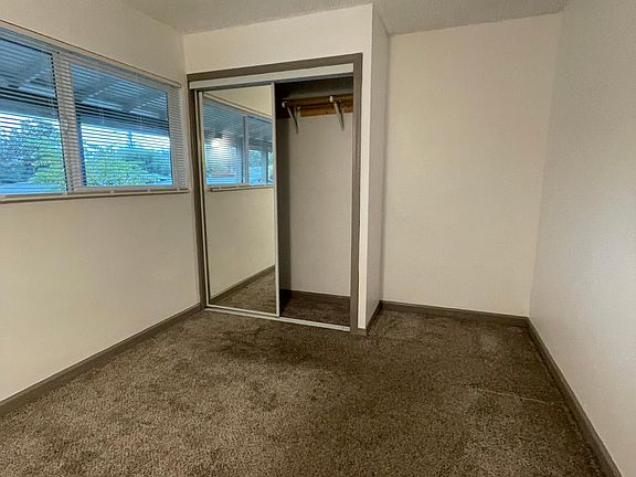 4th image of 1040 E Grand Ave #2B