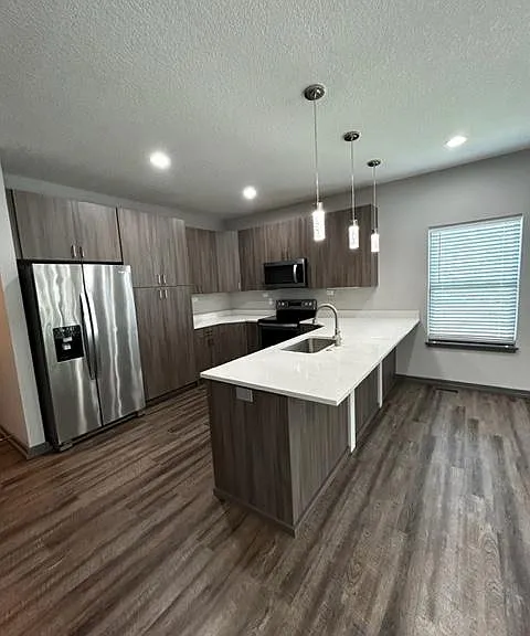 7603 N Mercier Ct — Photo 2