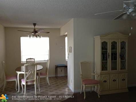 4th image of 476 Burgundy Ave #J