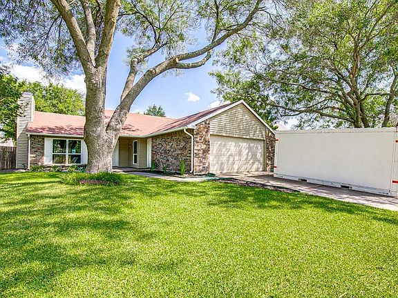 4th image of 710 Ponderosa Dr