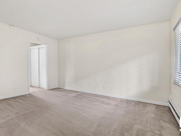 5th image of 420 S 3rd St APT 22