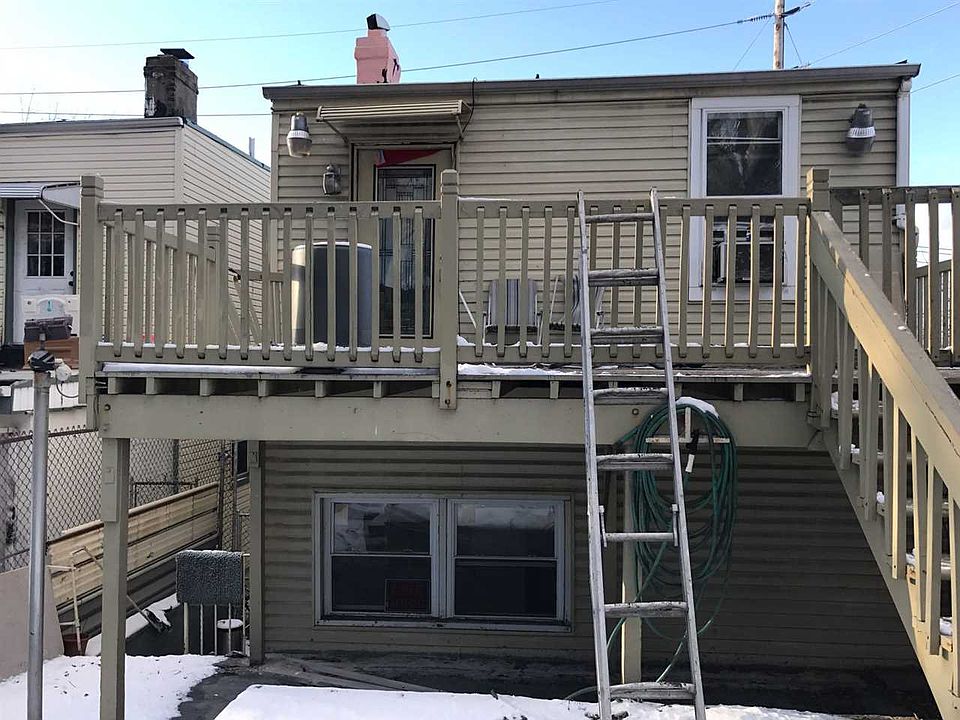 2nd image of 910 Tonnelle Ave