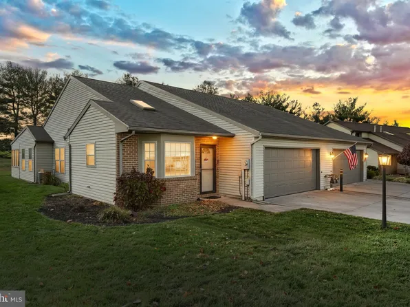 1110 Roosevelt Ct, Hanover, PA 17331