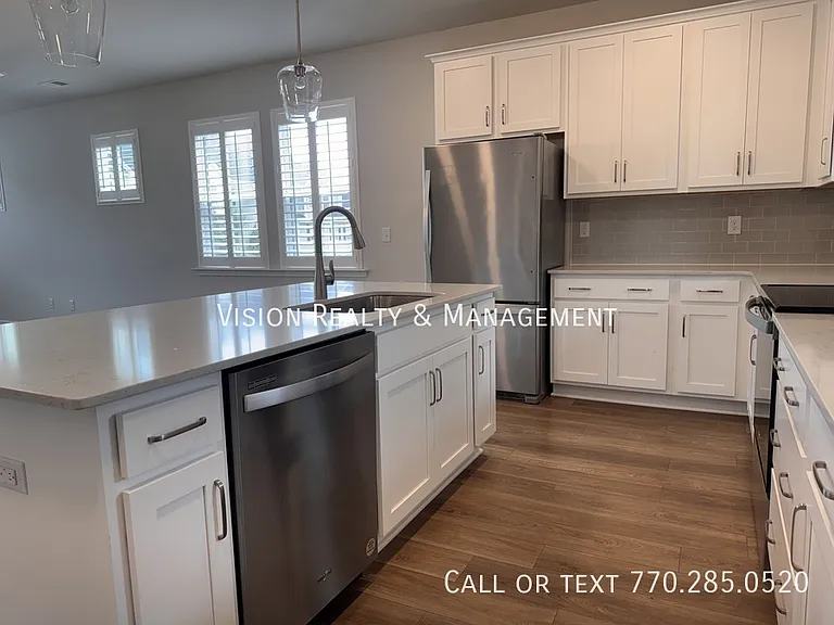 141 Winding River Dr — Photo 11