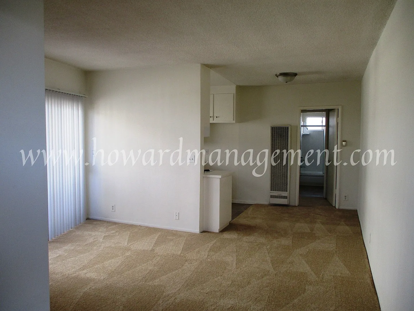 4250 Lindblade — Photo 2