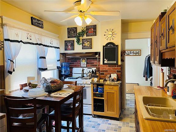 5th image of 230 Kinsey Ave