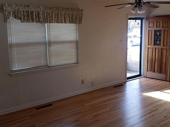 2nd image of 2910 N Hancock Ave