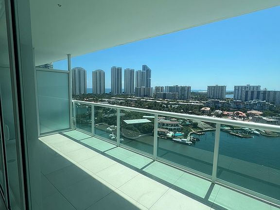 3rd image of 400 Sunny Isles Blvd #1618