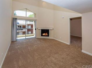 21450 Burbank Blvd APT 320, Woodland Hills, CA 91367