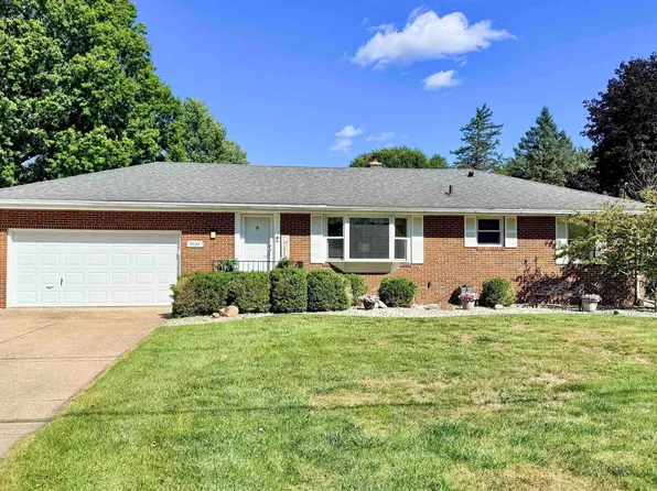 9032 Lawrence Dr, Temperance, MI 48182