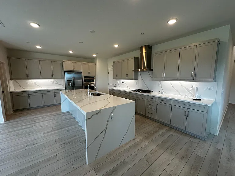 730 Meadowood St — Photo 3
