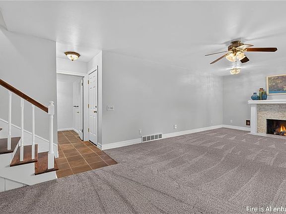3rd image of 9980 Melrose Dr