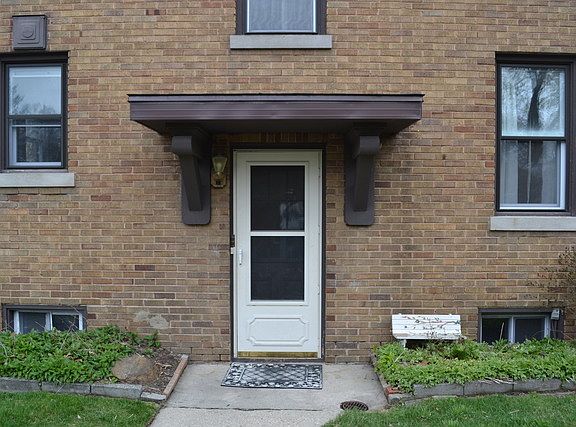 4th image of 1401 N Jackson St