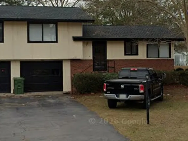 Cherokee Dr — Photo 2