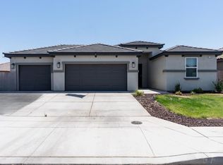 1160 Summit Ct, Madera, CA 93638