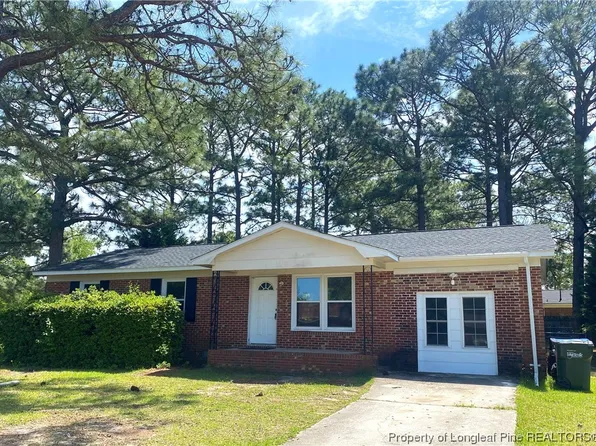 709 Glacier Cir, Fayetteville, NC 28311
