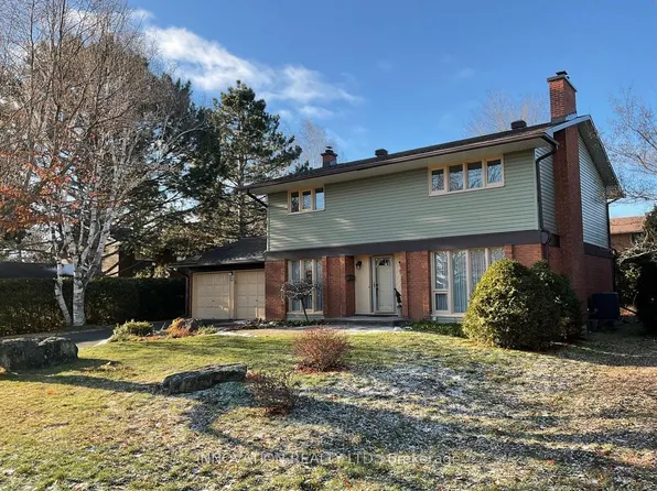 54 Selwyn Pl, Kanata, ON K2K 1P2