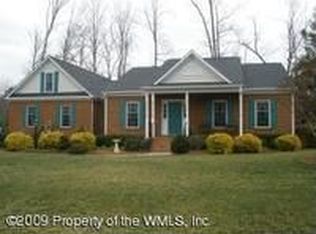 220 Charter House Ln, Williamsburg, VA 23188