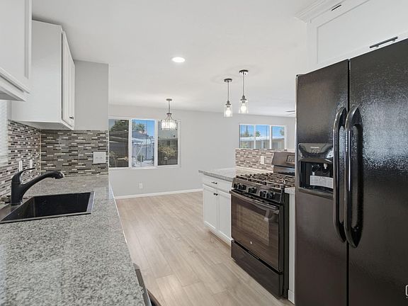 4th image of 900 James Rd Unit 17
