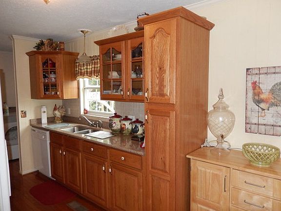 5th image of 15 Pritchett Ln