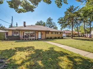 2913 Hillcrest Dr, Irving, TX 75062