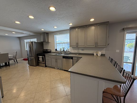 2nd image of 4112 S King Arthur Dr