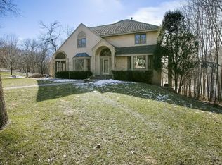 4501 Strawberry Ln, Golden Valley, MN 55416