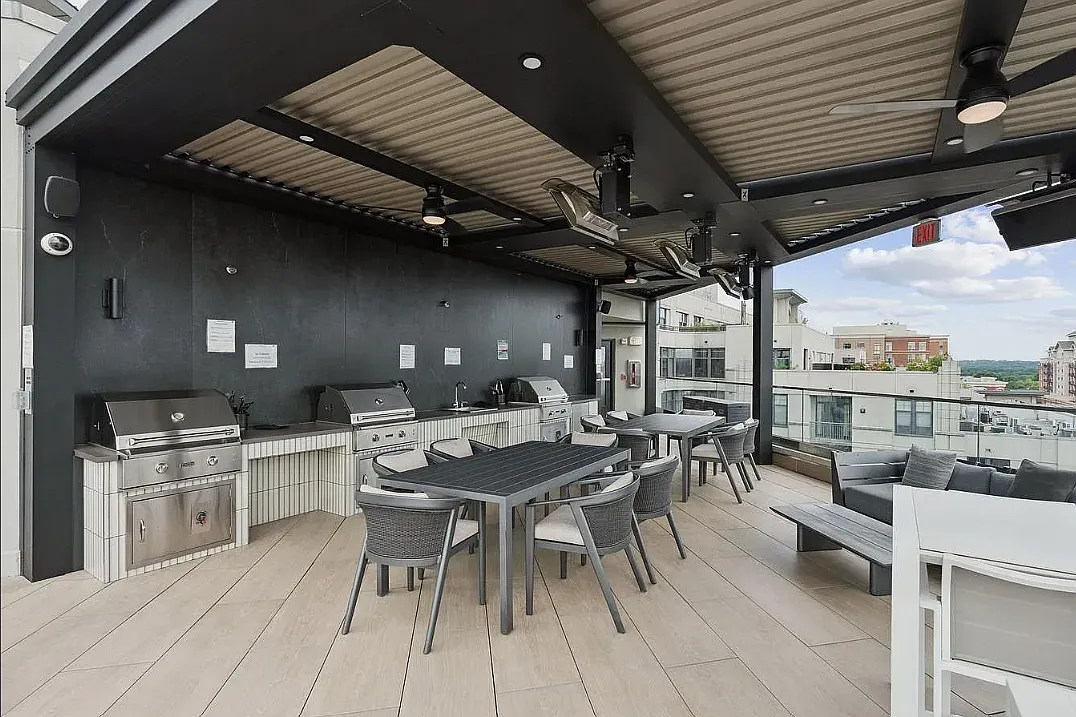 2 bed, 1104 sqft, $3,795 — Photo 3