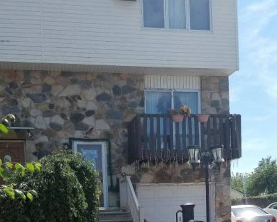 1st image of 127 Cedar Grove Ct