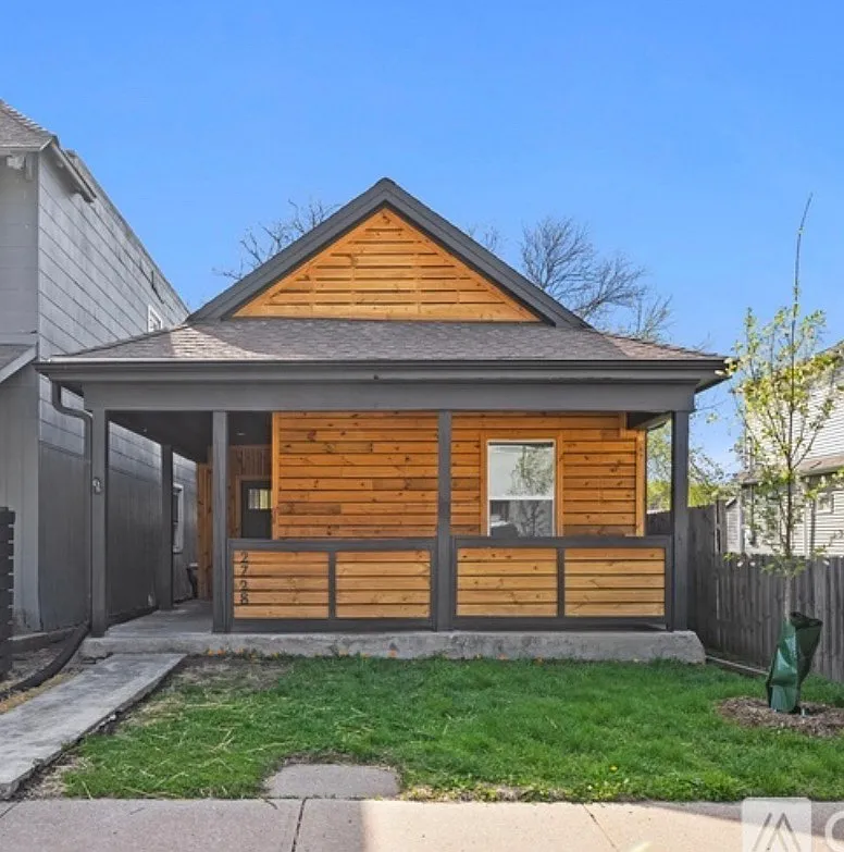 2 bed, 756 sqft, $1,800 — Photo 1