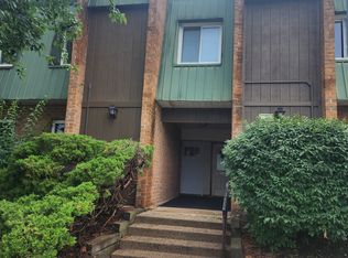 903 Meadowview Ln #903, Mont Clare, PA 19453