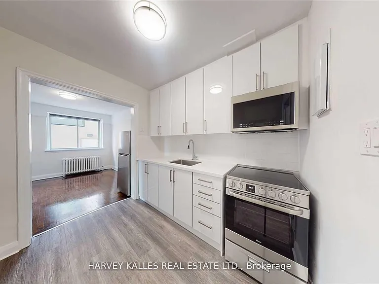 320 Lonsdale Rd #3 — Photo 14