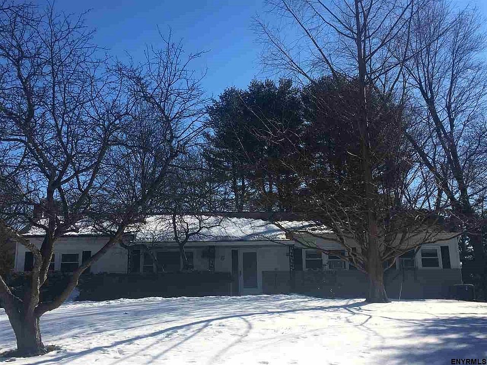 1st image of 6 Blue Spruce Ln