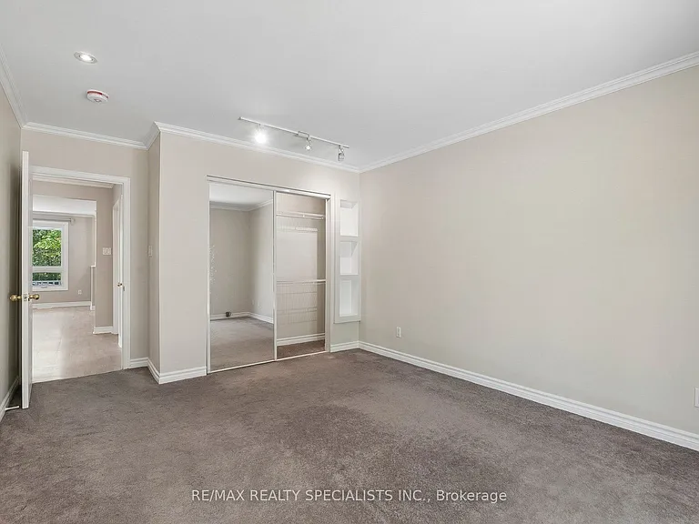 782 Hastings Ave — Photo 14