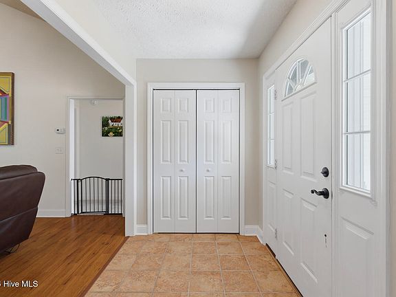 4th image of 382 Carolina Pines Boulevard