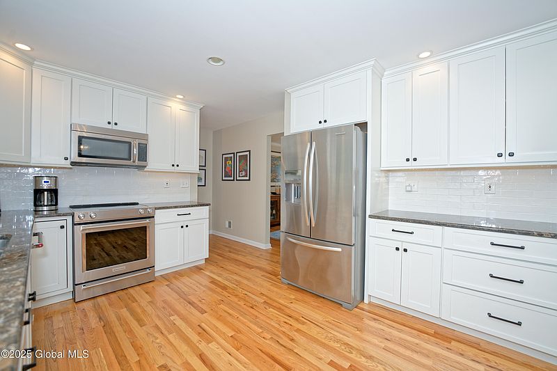 3rd image of 42 Michelle Drive
