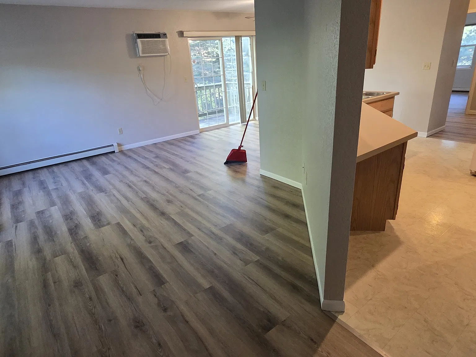 2 bed, 900 sqft, $1,000 — Photo 2