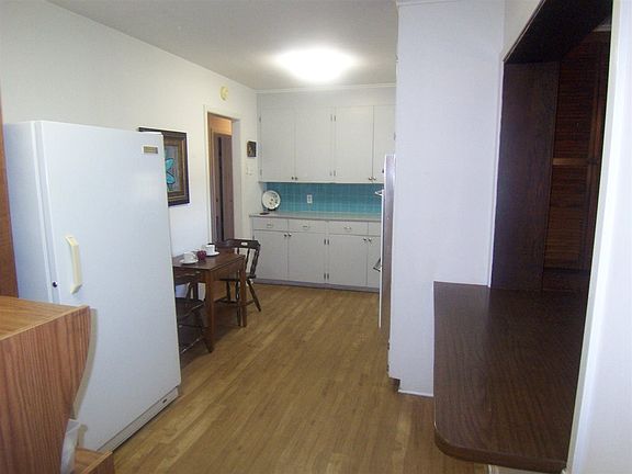 5th image of 331 Camellia Dr