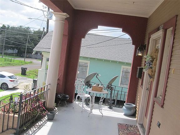 2nd image of 820-22 Homer St