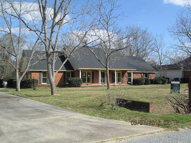 1st image of 4412 Woodfield Dr