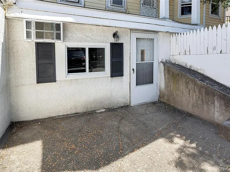 1970 E Main St #1974 — Photo 3