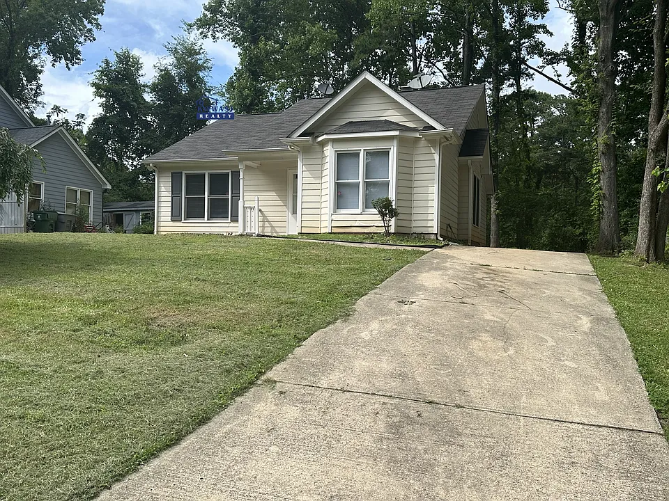 7528 Claymont Dr